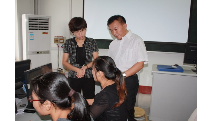 汶上縣政府副縣長趙鑫到汶上一中、縣職教中心調(diào)研教育工作