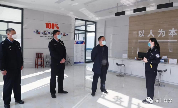 汶上縣人民政府 政務(wù)要聞 副縣長、公安局局長許文祥督導(dǎo)疫情防控工作
