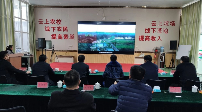 縣人大常委會副主任王允國、縣政府副縣長布方鋒帶隊赴貴澳集團參觀考察