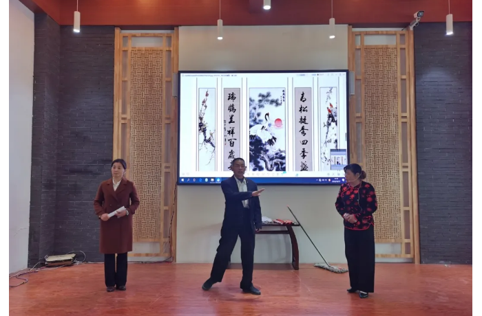 市委宣傳部副部長(zhǎng)馬漢濤、新華社記者張昕怡一行到次邱鎮(zhèn)調(diào)研采訪新時(shí)代文明實(shí)踐“鄉(xiāng)土 ...