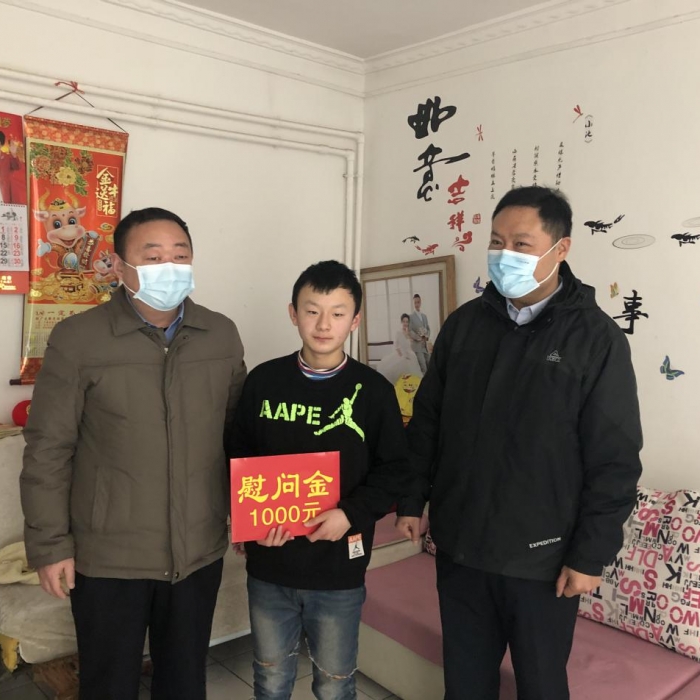 汶上縣醫(yī)療保障局“扶貧救孤護(hù)苗”走訪慰問活動